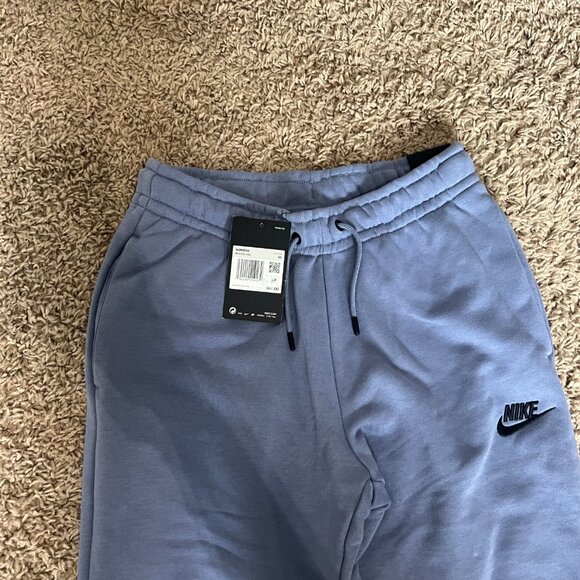 Nike Women's Joggers NWT - Picture 2 of 5
